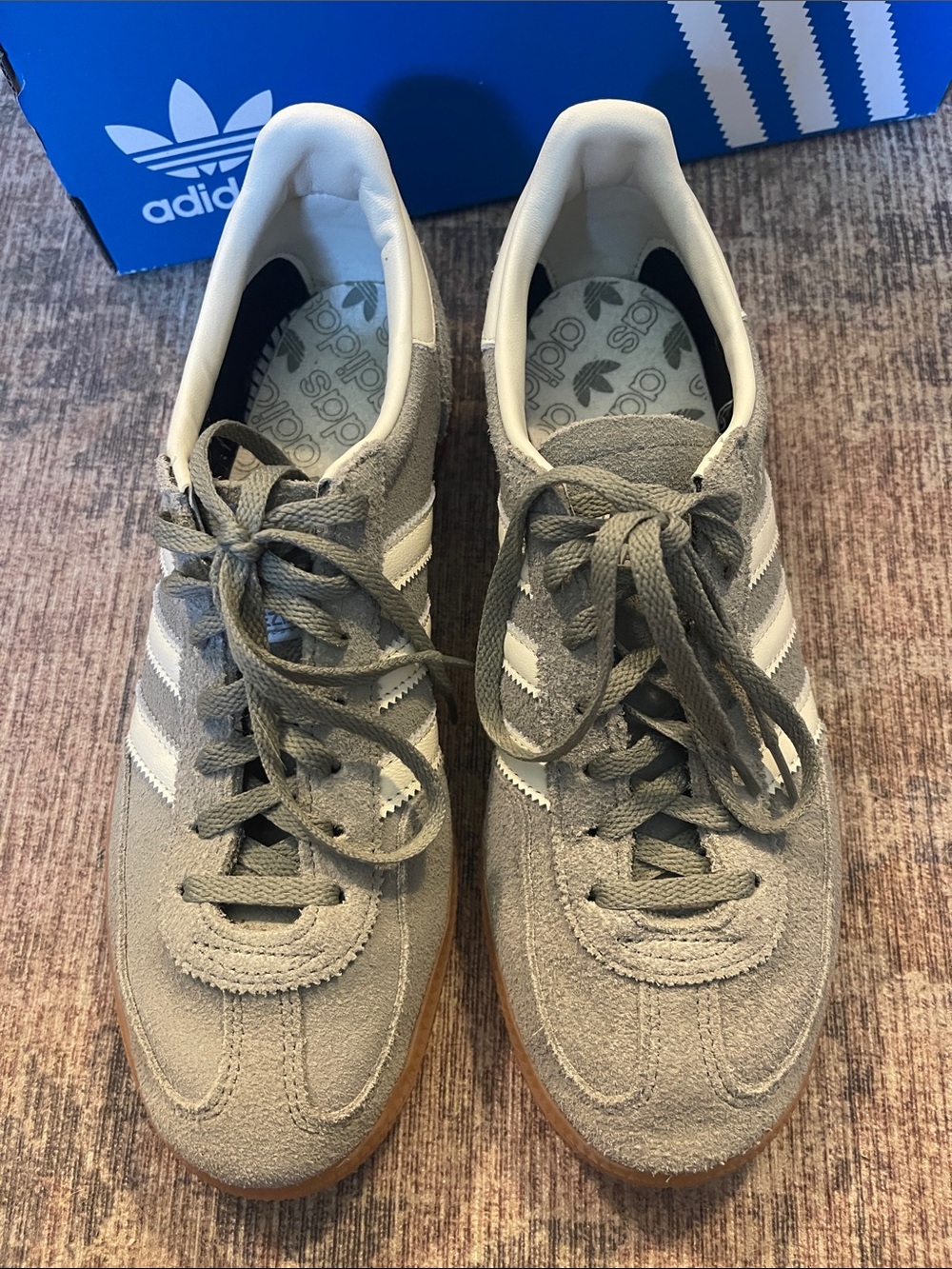 adidas handball spezial Suede Sneakers in  silver pebble with Gum Sole NWT - Picture 2 of 5
